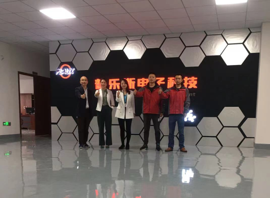 昆山蜜桃精品成人影片与汽车内饰材料的关系
