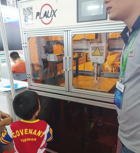 汽车内外饰展现场接待情况-蜜桃精品成人影片蜜桃视频亚洲无码